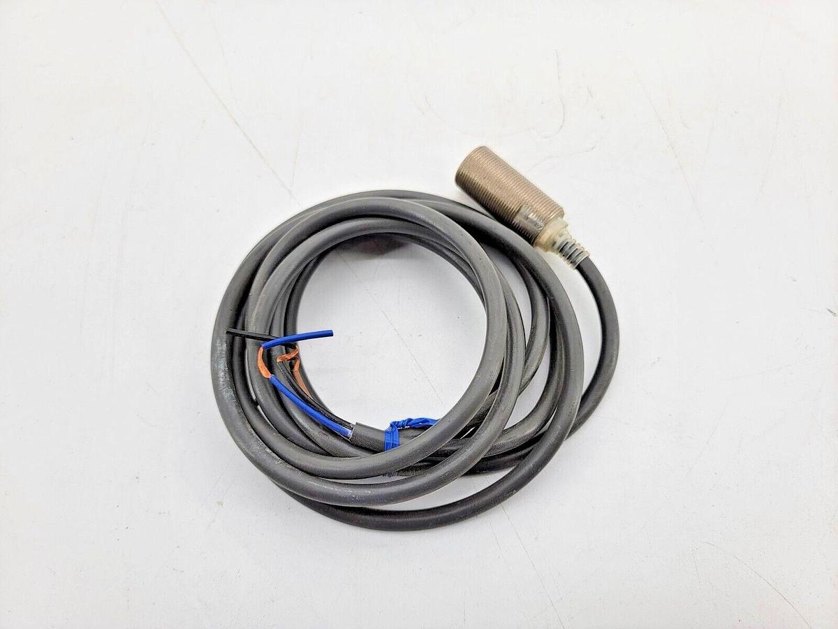 New Omron E2E-X5F1 Proximity Sensor 5mm Range - Missing Mounting Hardware