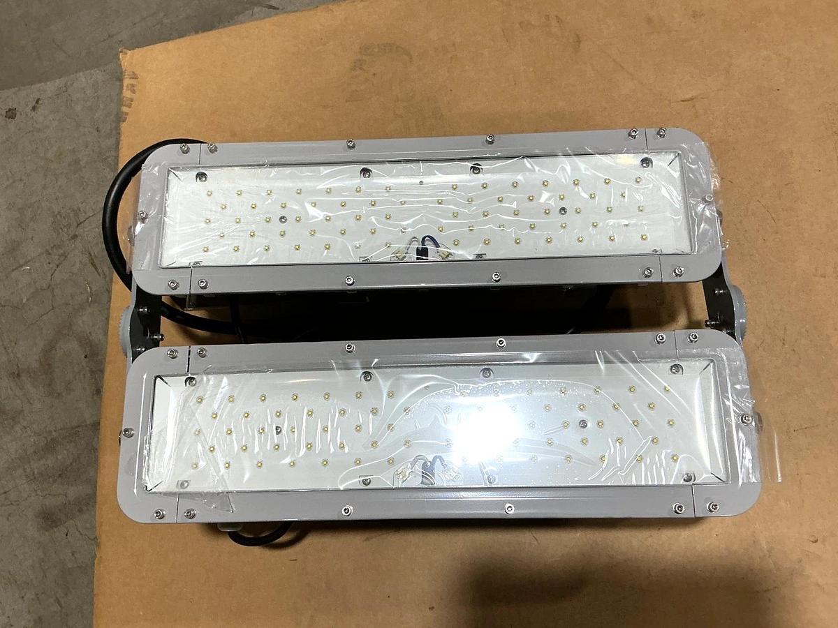 New MaxLite MaxLED ELLF360DW50HE High Output Floodlight Dim Wide 22DEG 360W 277V