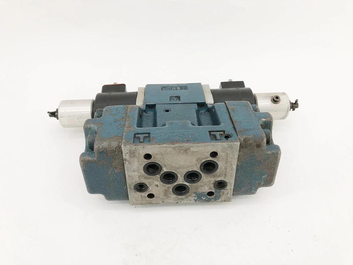 Used Nachi ESD-G06-C6S125-A-E10 Directional Proportional Valve 24VDC 2506357
