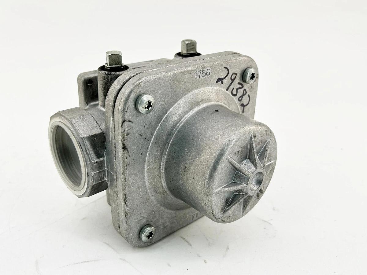 New Siemens VGG10.404U Gas Valve 1-1/2" 20PSI 1400MBAR