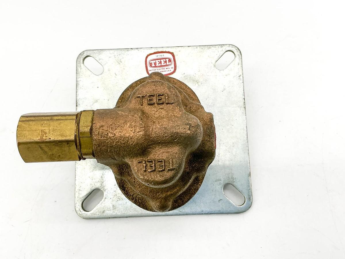 New Dayton Teel 1P784 Rotary Gear Pump - No Box