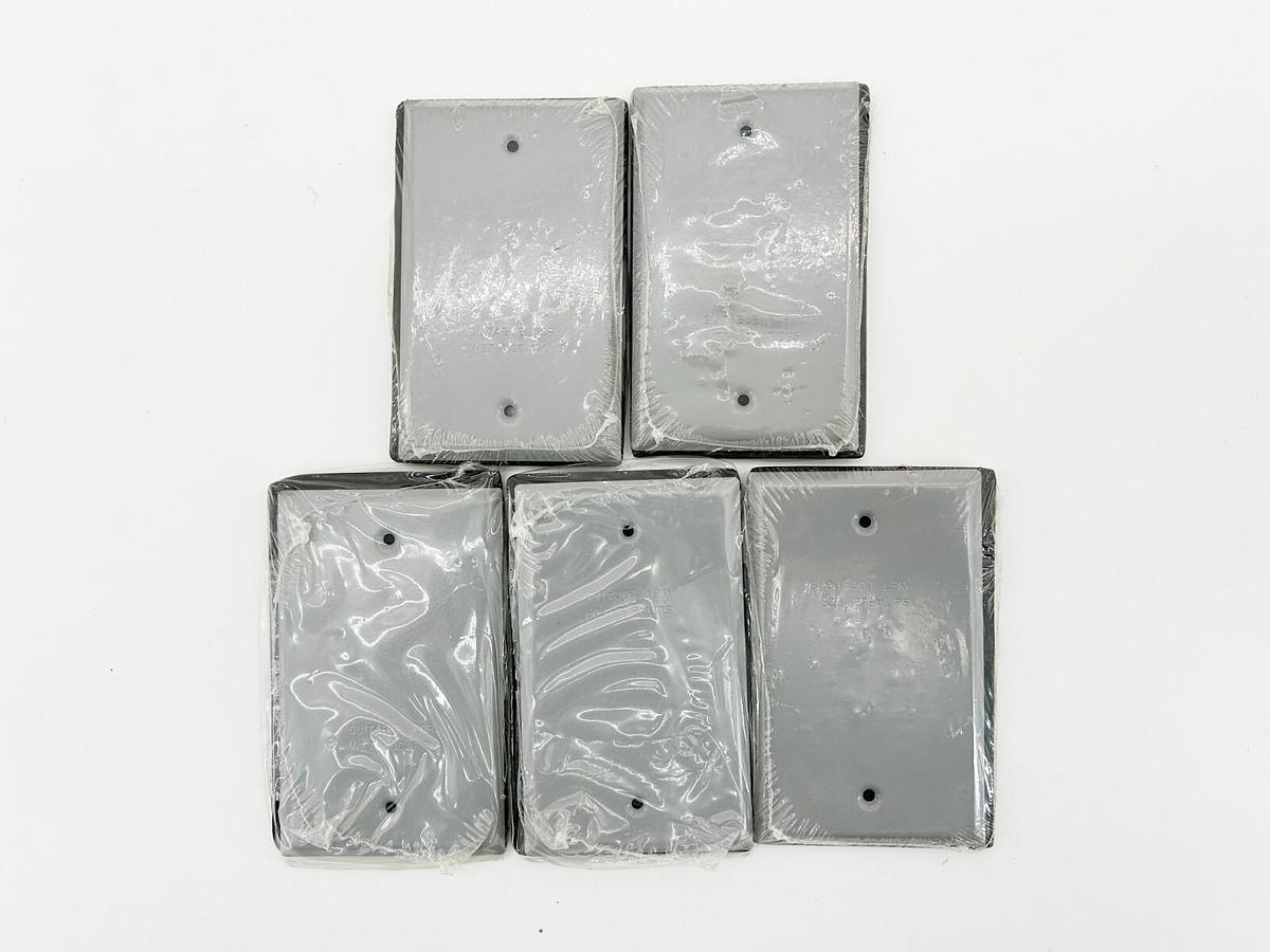 New Lot of 5 Hubbell 5173-0 Single Gang Blank Cover Outdoor Wet Locations