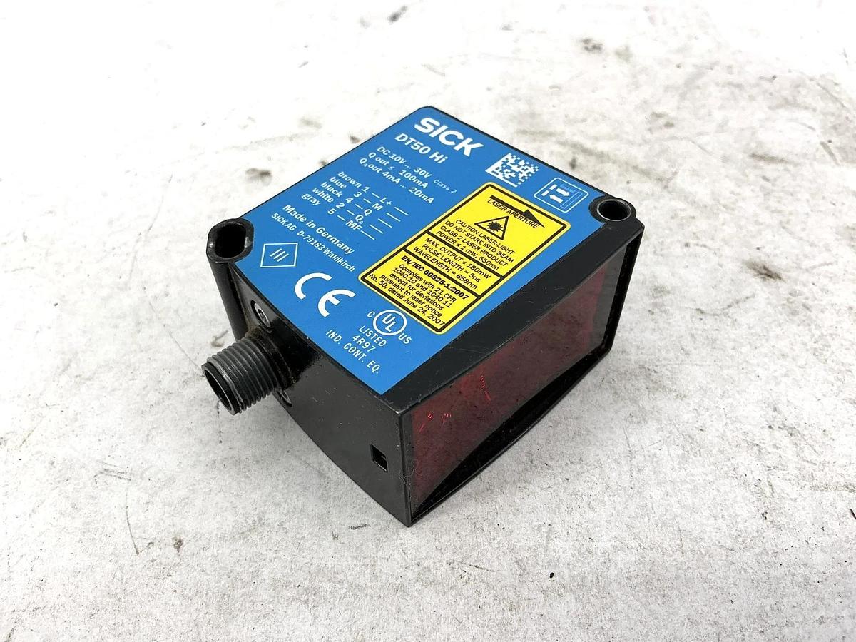 Used SICK DT50-N2113 Mid-Range Distance Laser Sensor Class 200mm 5-Pin 10-30V 1047398