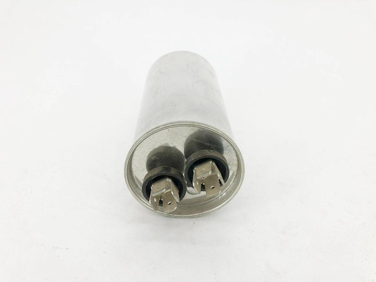 New Dayton 2GU26 Motor Run Capacitor 35μF 370VAC 50/60Hz MPP1356370J