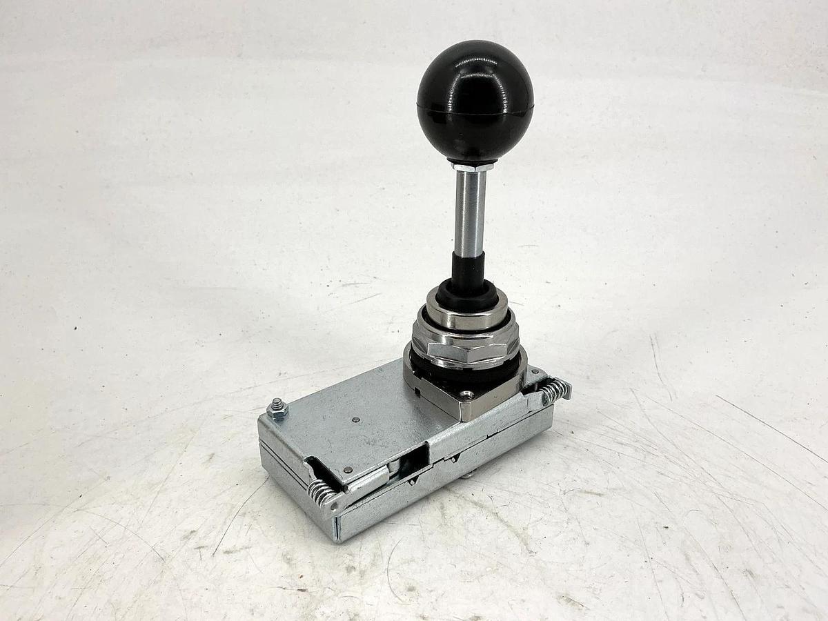 New Eaton 10250T4513 Ser A2 Joystick Operator Oiltight 4Pos Left/Right/Up/Down
