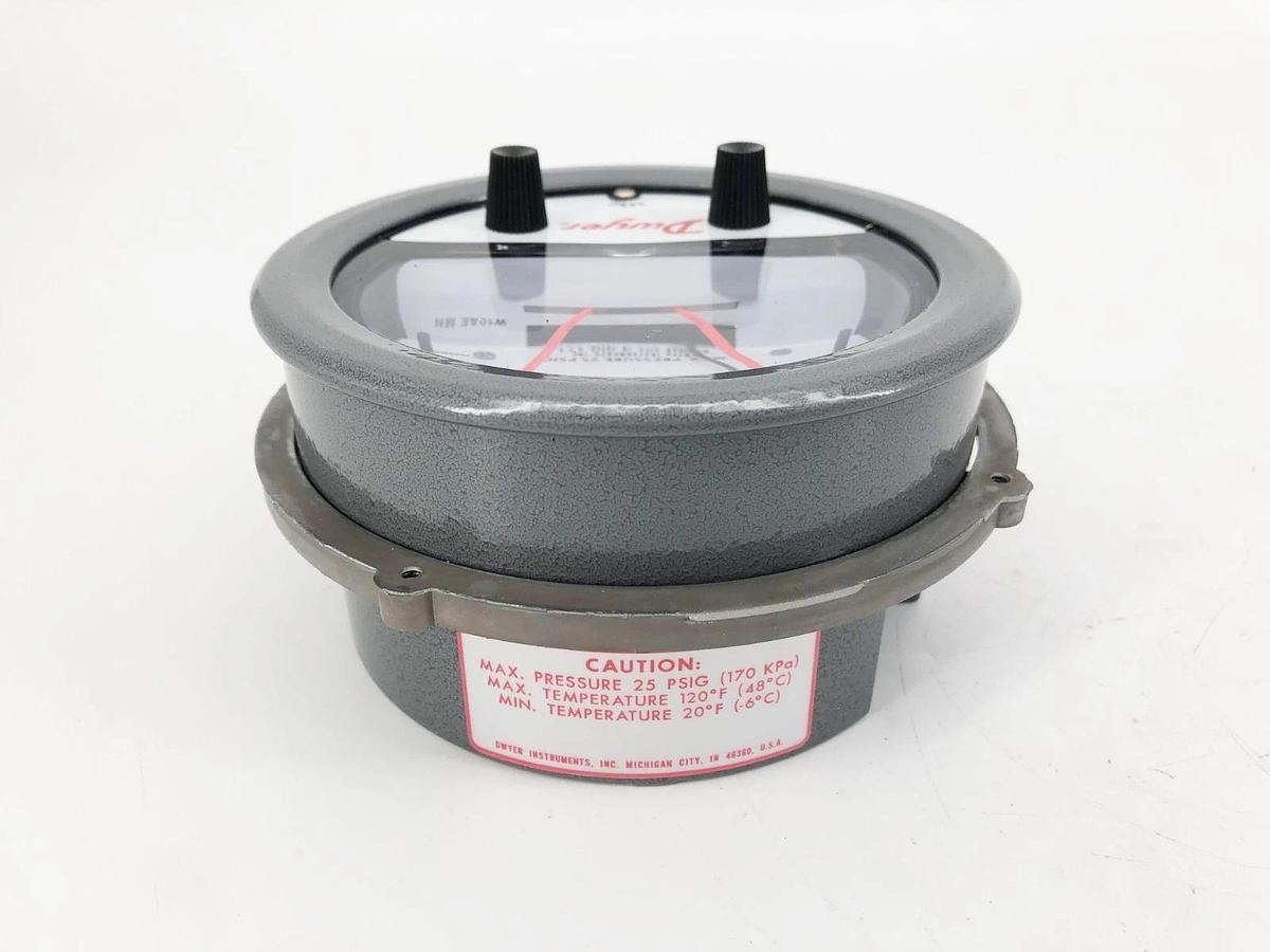 New Dwyer 3000MR-25MM Photohelic Pressure Gauge 25mm-H2O 1/8" NPTF 102923-00
