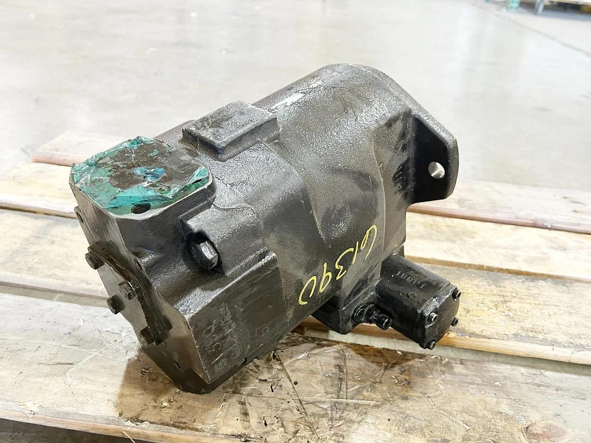 New Oilgear PVWJ-098-A1UV-LDFS-P-1NNNN-CP Hydraulic Piston Pump