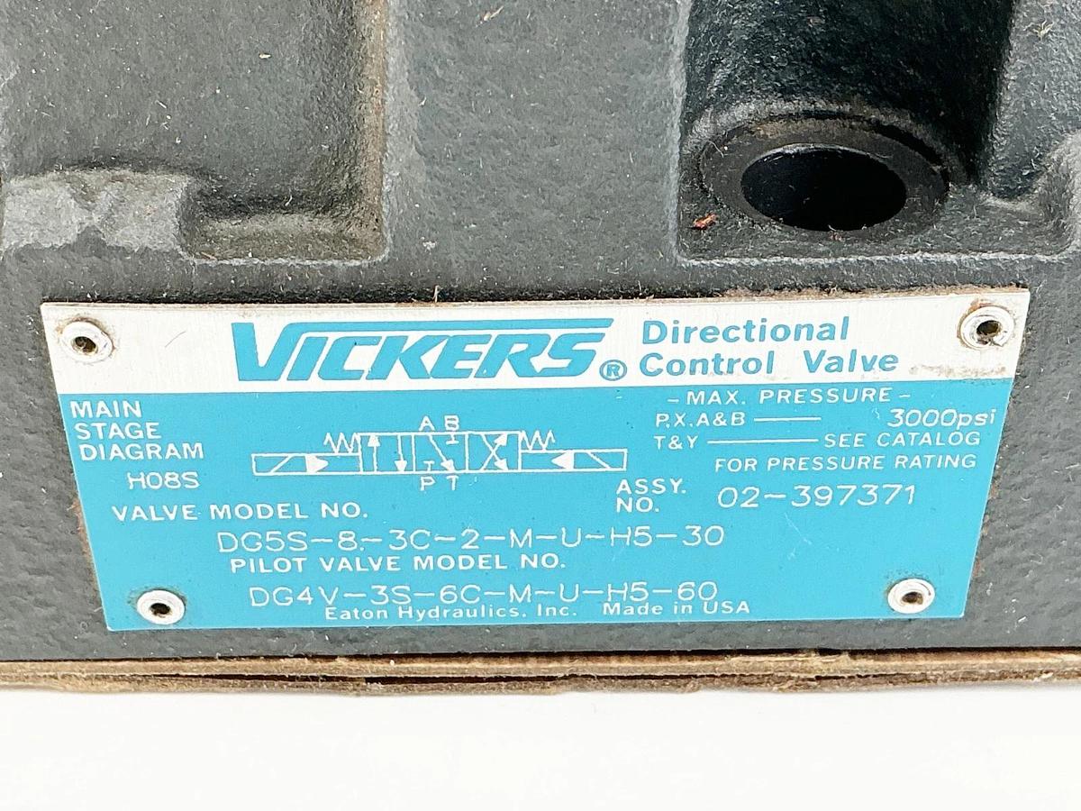 New Vickers DG5S-8-3C-2-M-U-H5-30 Solenoid Valve 3000PSI 24VDC 02-397371