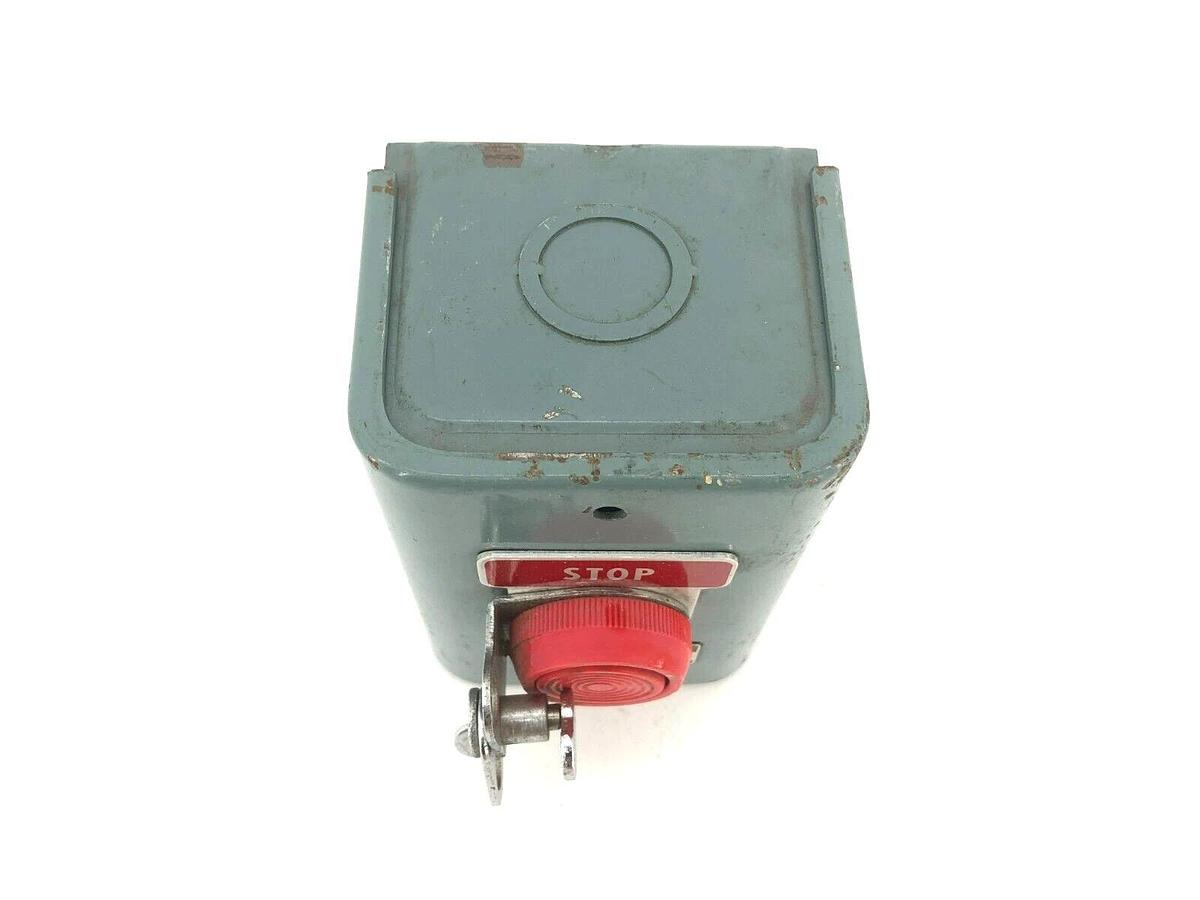 Used General Electric 2940NA401G Heavy Duty Push Button 600VAC (Enclosure Only)