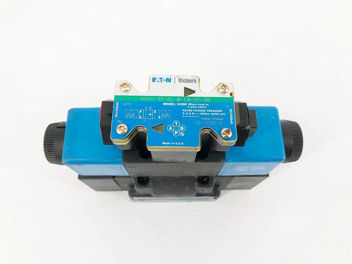 New Vickers DG5S4-022C-T-M-FW-B5-20 Directional Valve 110/120V 02-134753