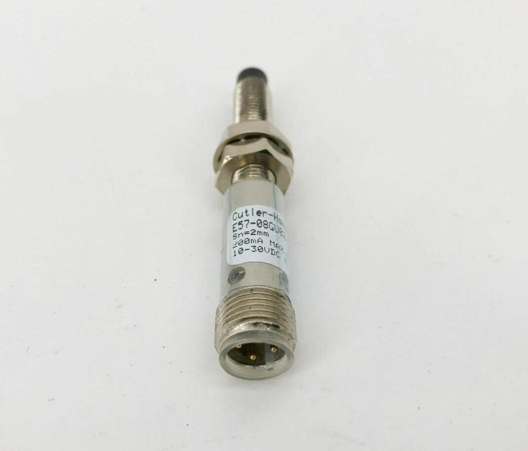 New Eaton E57-08GU02-GDB Ser. B Proximity Switch 2mm Range 10-30VDC