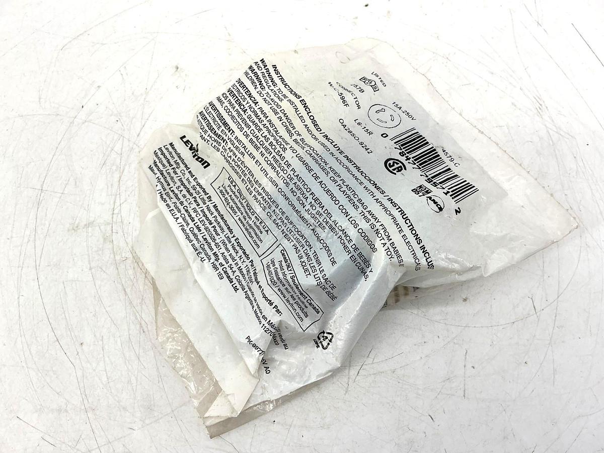 New Leviton 4579-C Locking Connector 2-Pole 3-Wire 15A 250V L6-15R 4579C