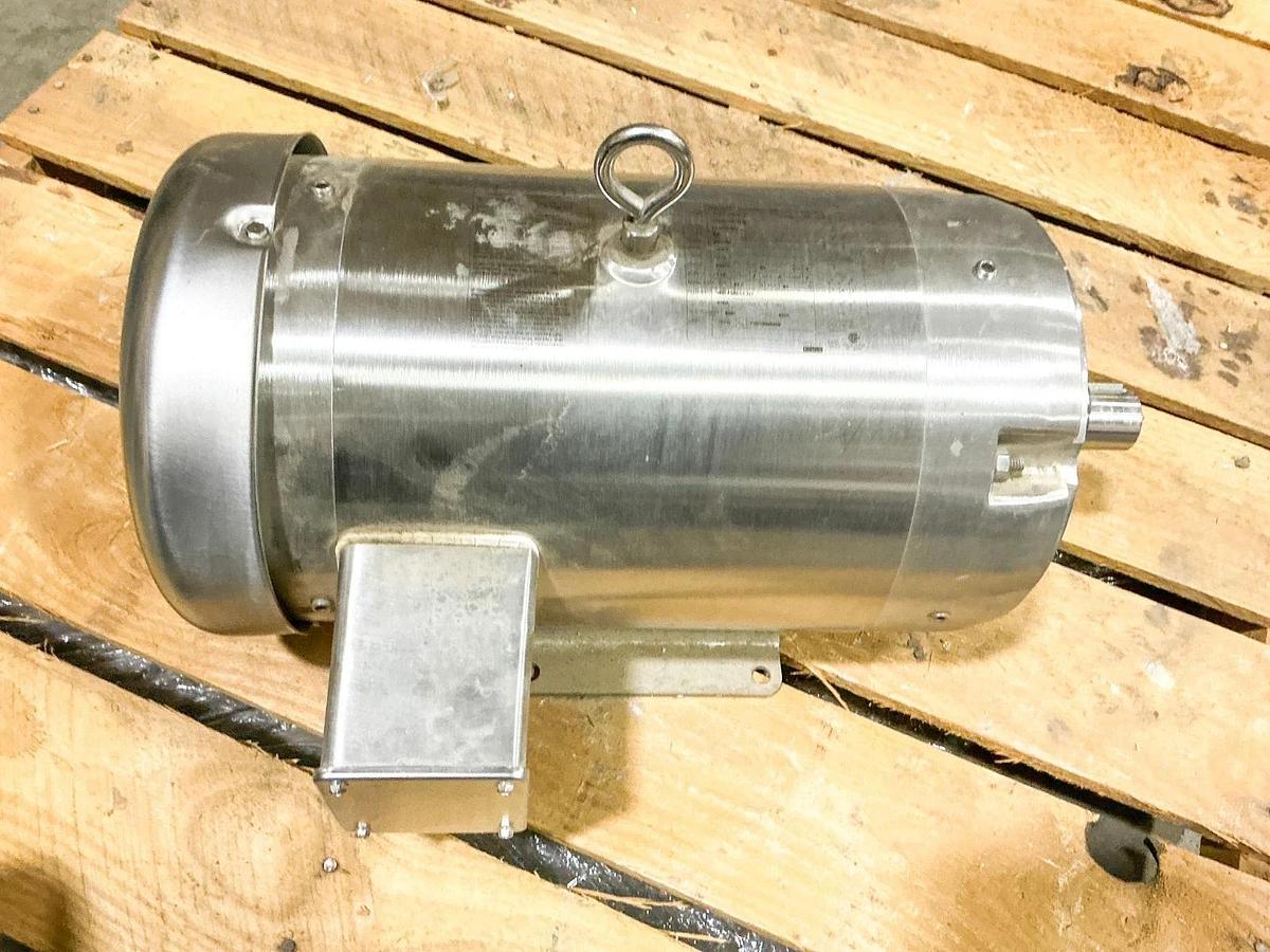 New Baldor CESSWDM3710T Electric Motor 460V 3PH 7.5HP 19A 1770RPM 37J639T864G1