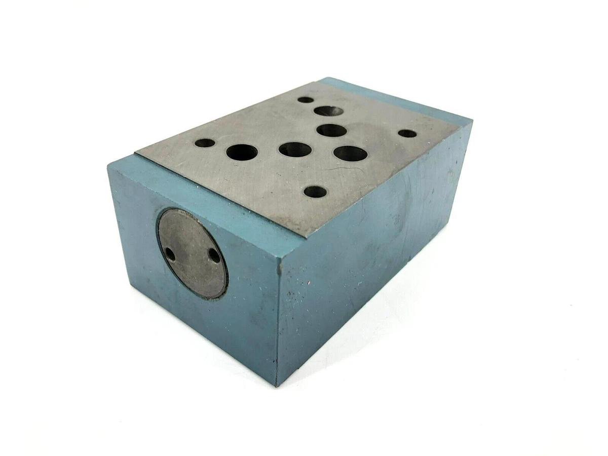 New Bosch 0-811-020-027 Block Valve Cover Plate, 4500psi, 0811020027