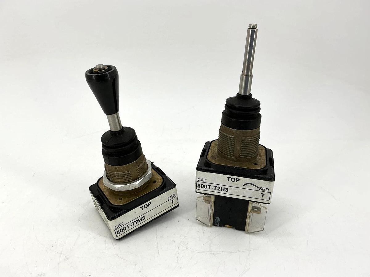 Used Lot of 2 Allen Bradley 800T-T2H3 Ser T Toggle Switch 2-Way MISSING HANDLE CAP