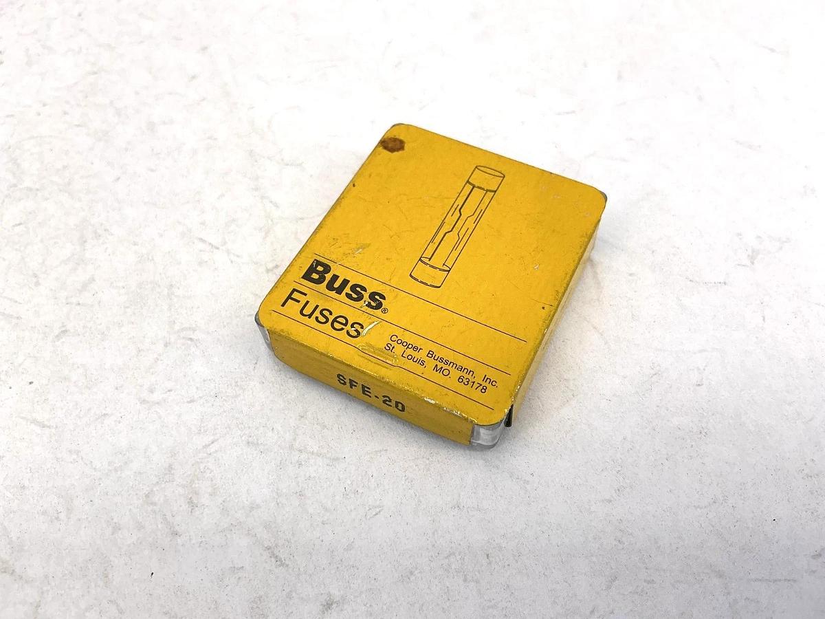 Lot of 15 New Bussmann SFE-20 Glass Fuse 20A 32V