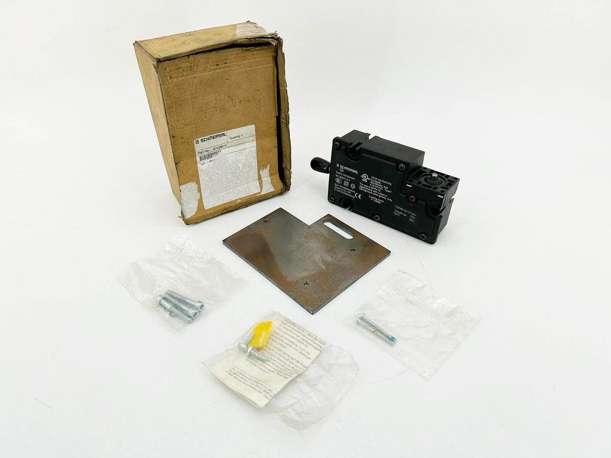 New Schmersal TZFWN24VDC/BU Safety Switch, 250VAC, 8A, 101028610