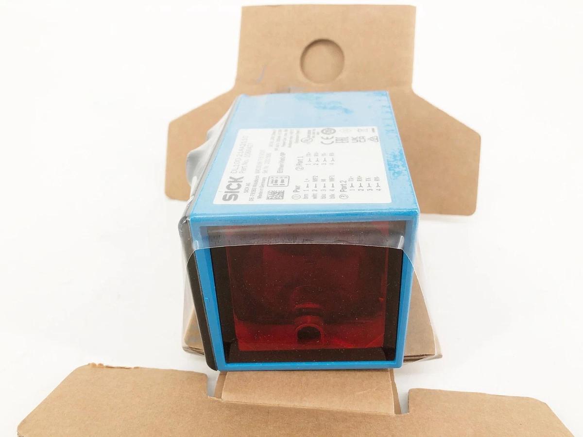 New SICK DL100-21AA2110 Distance Sensor 18-30VDC 100mA 1066427