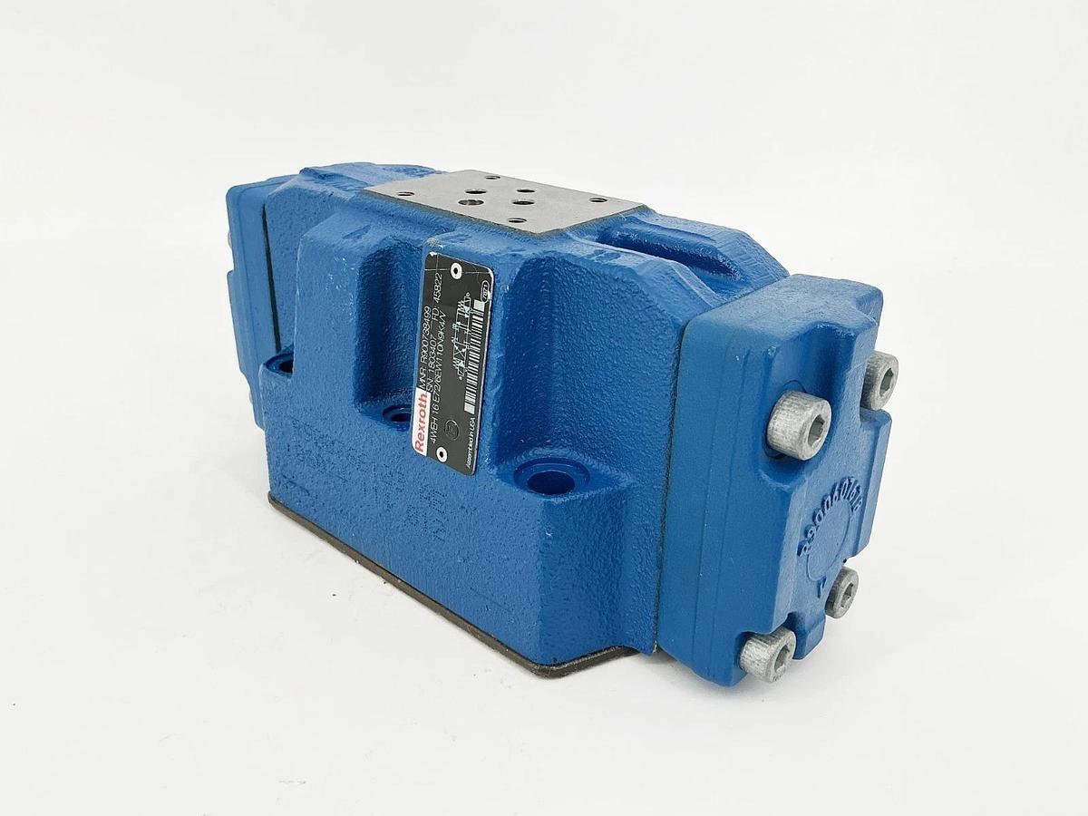 New Rexroth R900738499 Directional Control Valve 4WEH 16 E72/6EW110N9K4/V No Box