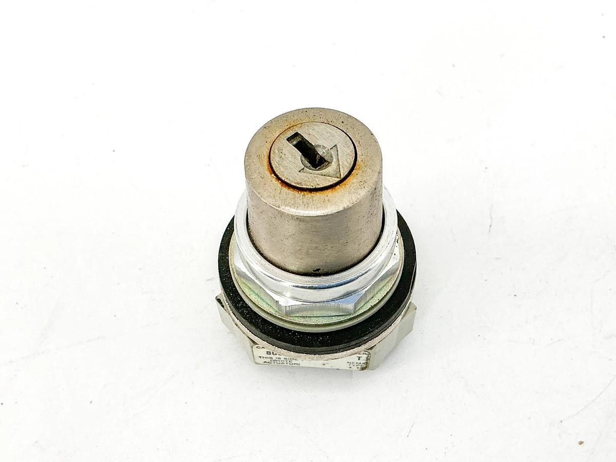 Used Allen Bradley 800T-H3204 Selector Switch Type 4/13 Ser.T Missing Key