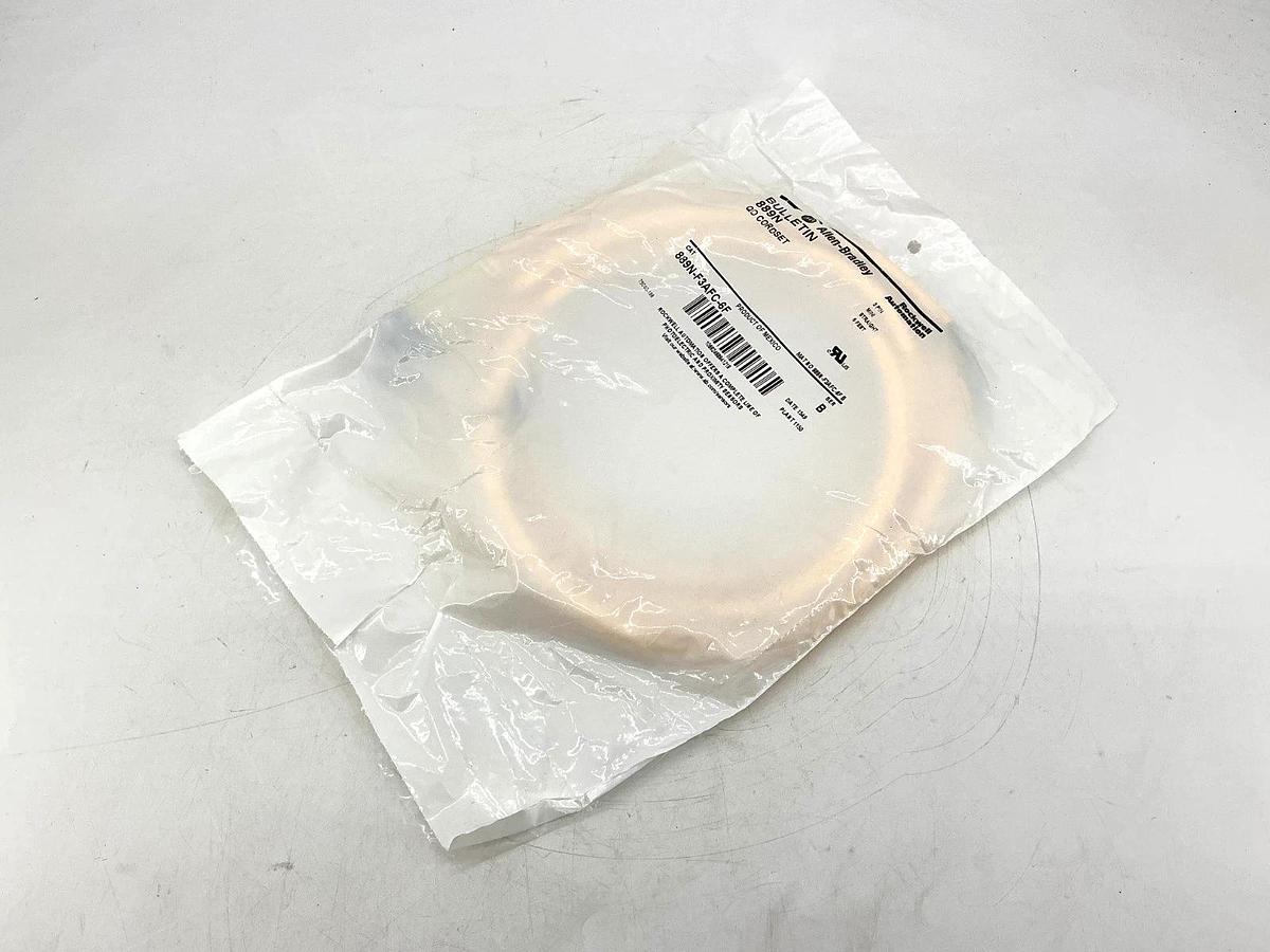 New Allen Bradley 889N-F3AFC-6F Ser B QD Cordset Female 3-Pin 3-Wire 6ft