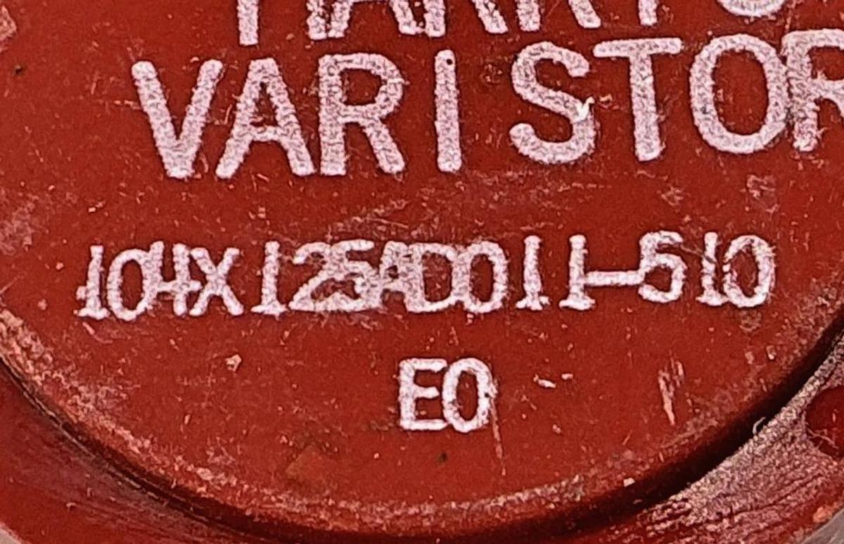 Lot of 5 New Harris 104X125AD011-510 Varistor 510V RMS 721V PEA 1-Pin Red