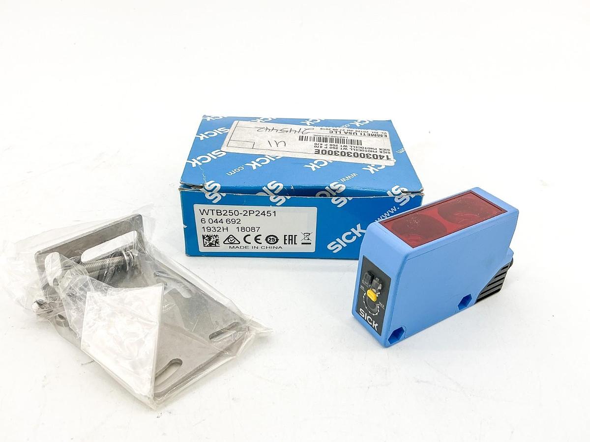 New Sick WTB250-2P2451 Photoelectric Sensor 10-30VDC 6044692