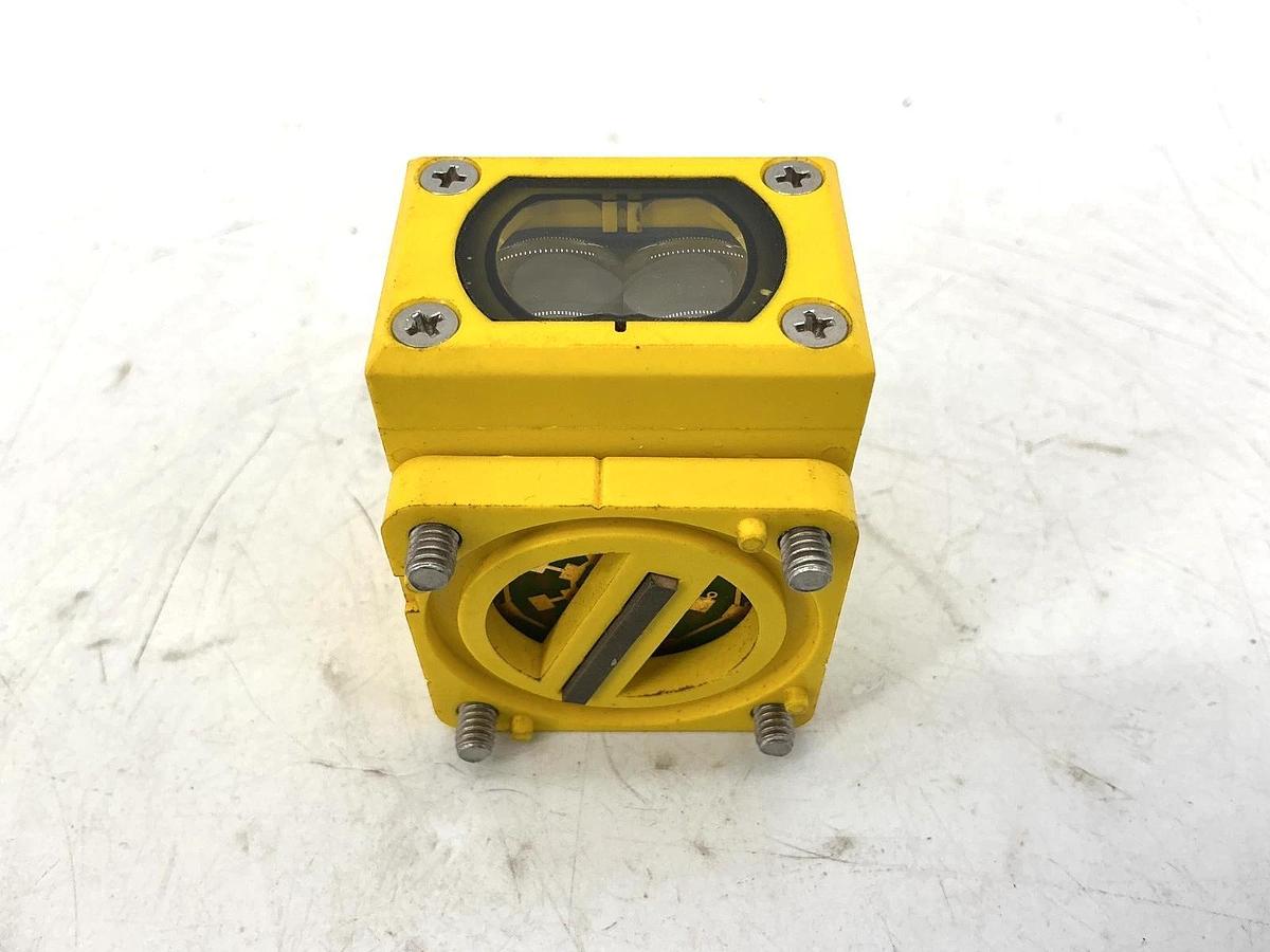 New Banner Engineering RSBELJ Photoelectric Sensor w/ Dust Cvr 41566 - No Box