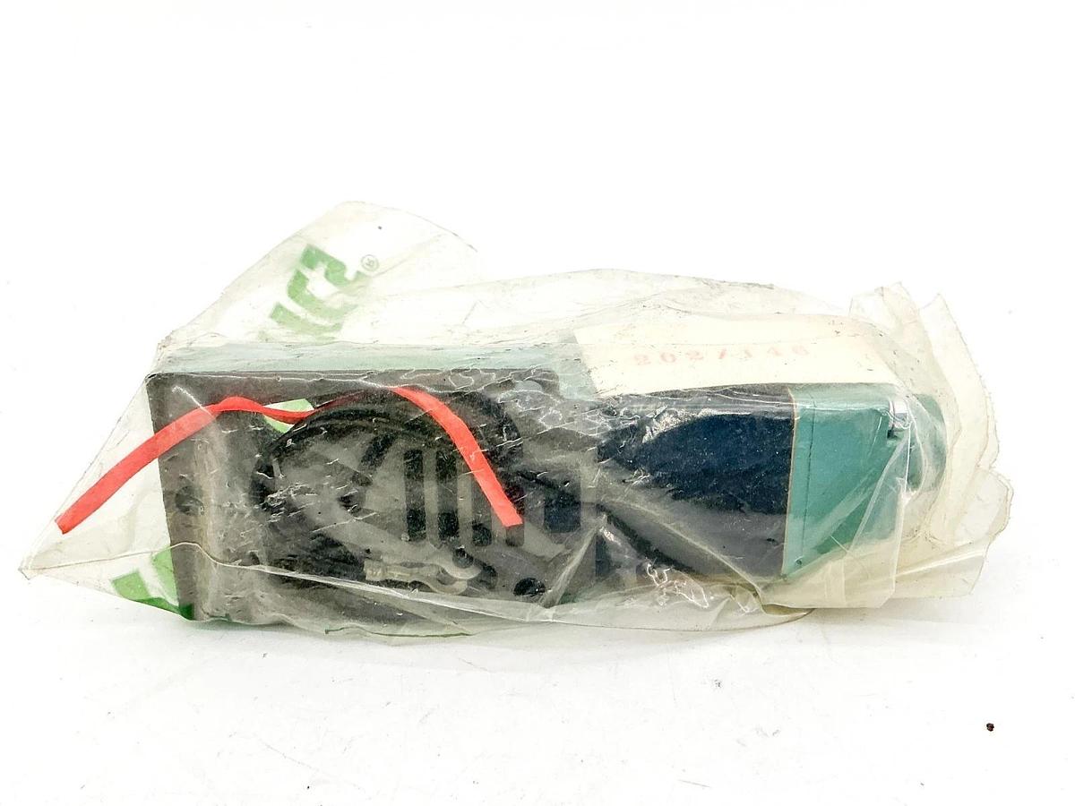 New Numatics 227-877B Solenoid Valve 110/120V .090A 202-146