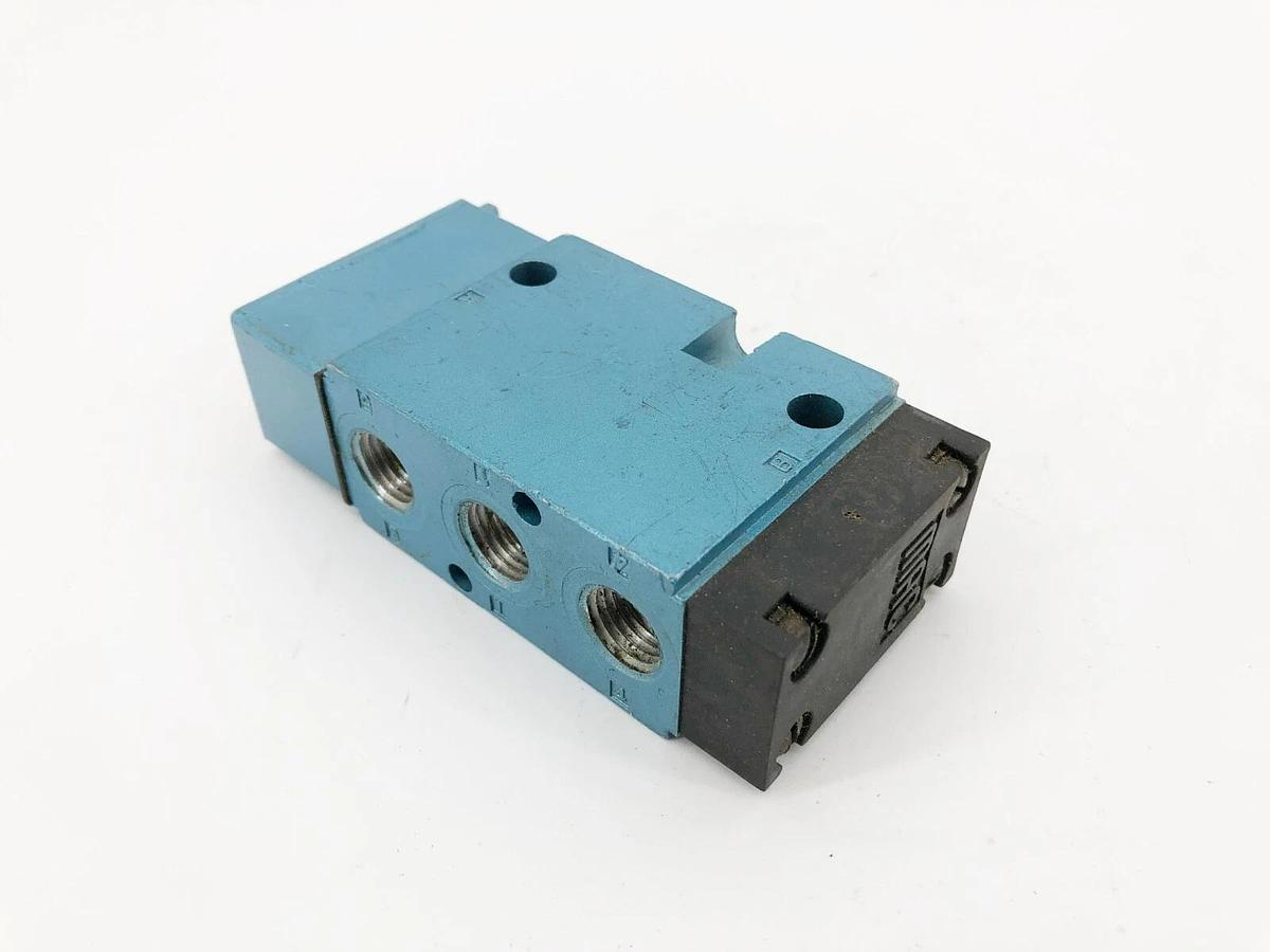 Used MAC Valves 811C-PM-611AA-152 Solenoid Valve 150 PSI - No Coil