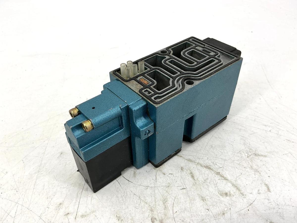 Used MAC Valves 82A-AA-CKA-TM-DAAP-1DA Solenoid Valve Missing Base 5.4W 150PSI 120V