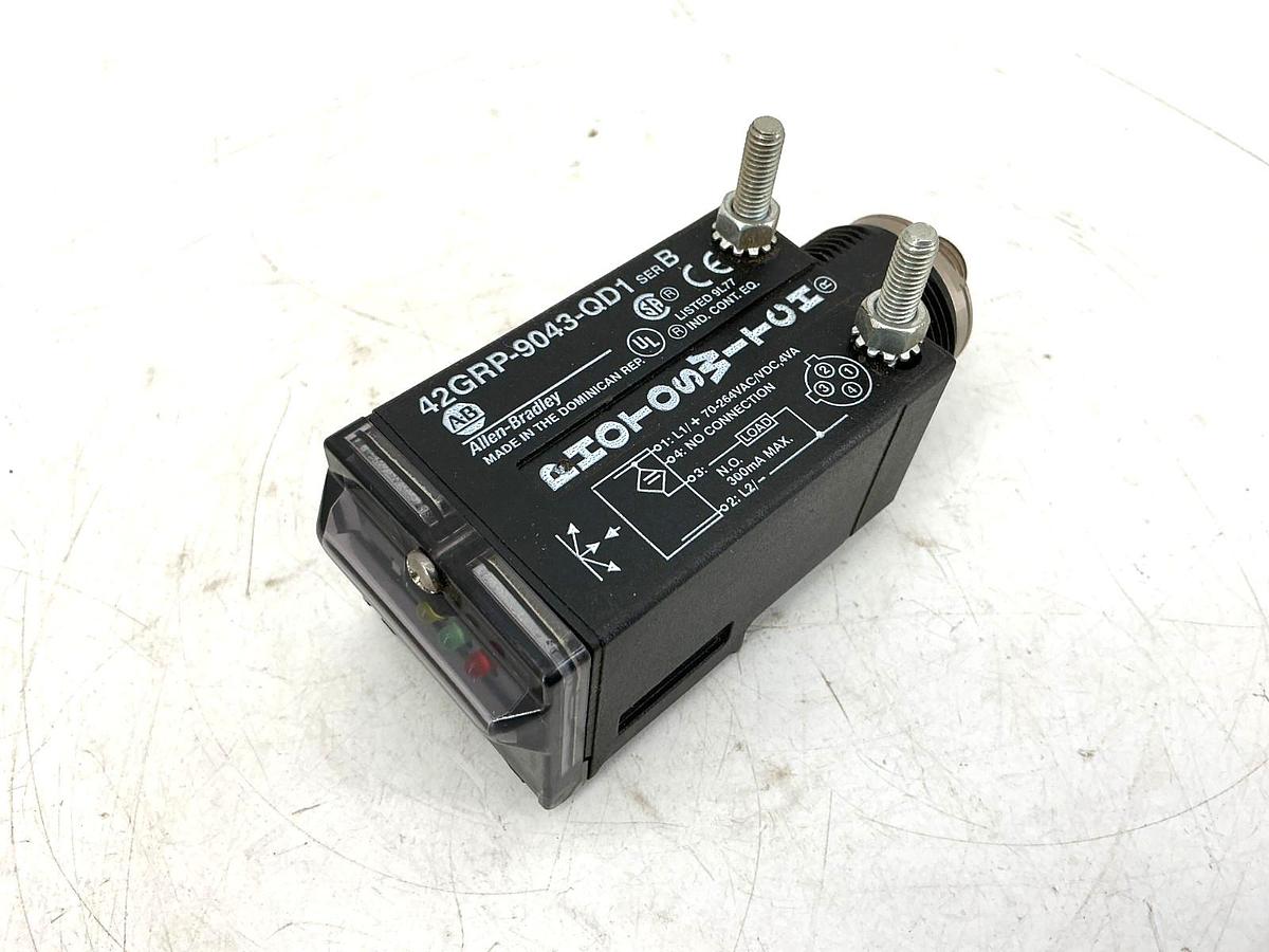 New Allen Bradley 42GRP-9043-QD1 Ser B Photoswitch Sensor 4-Pin 70-264V - No Box
