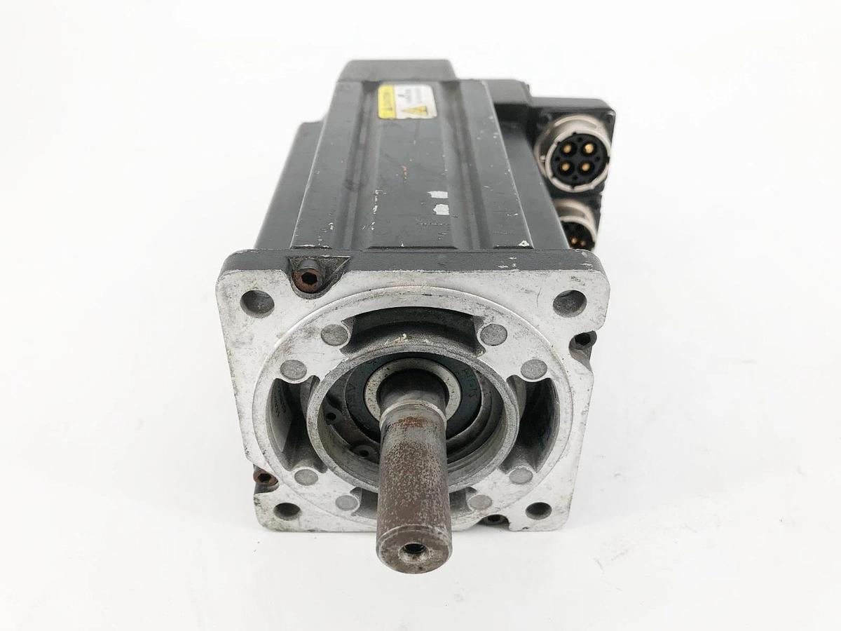 Used Allen Bradley MPL-B330P-MK22AA Ser. A Servo Motor 460V 3PH 5000rpm 7033-05-4201