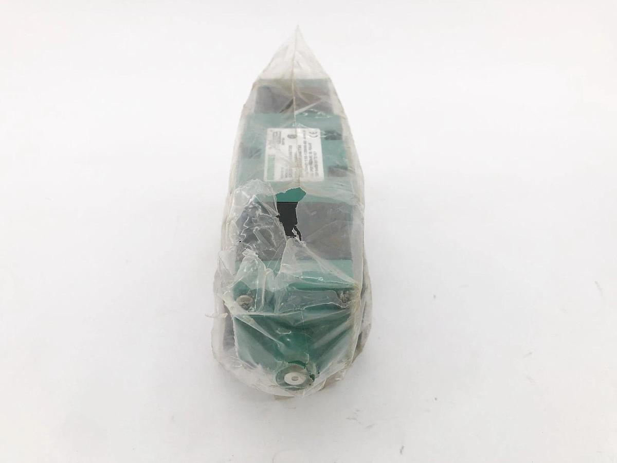 New Numatics 555SS431K046T30 Solenoid Valve 120V 554SS400K046T30 - No Box