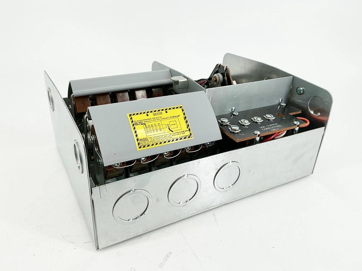 New Honeywell S984F-1070 Integral Motorized Step Controller 1-1/2 Speed 240V