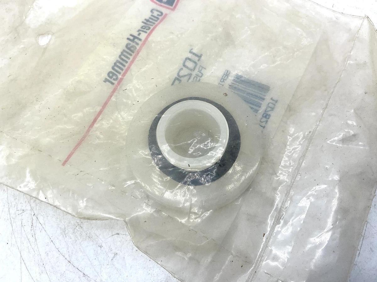 New Cutler-Hammer 10250TC51 Ser A1 Pushbutton Push-Pull Lens White