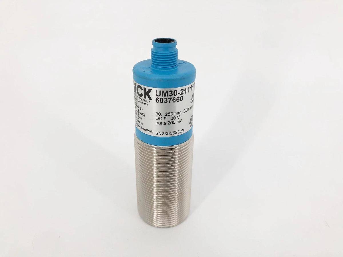 New SICK UM30-211111 Ultrasonic Distance Sensor 9-30VDC 6037660 - No Box