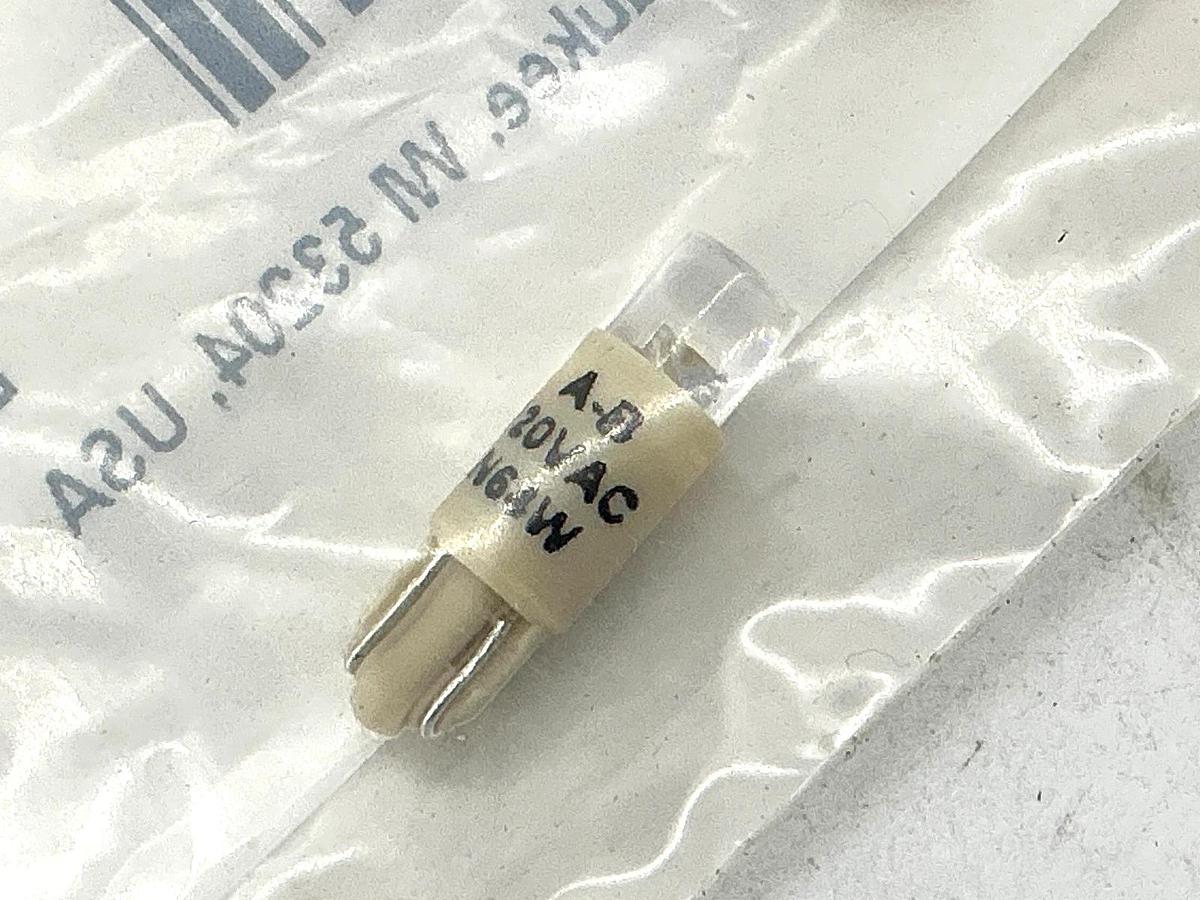 New Allen Bradley 800T-N64W Ser B Pilot Light LED Lamp White 120VAC