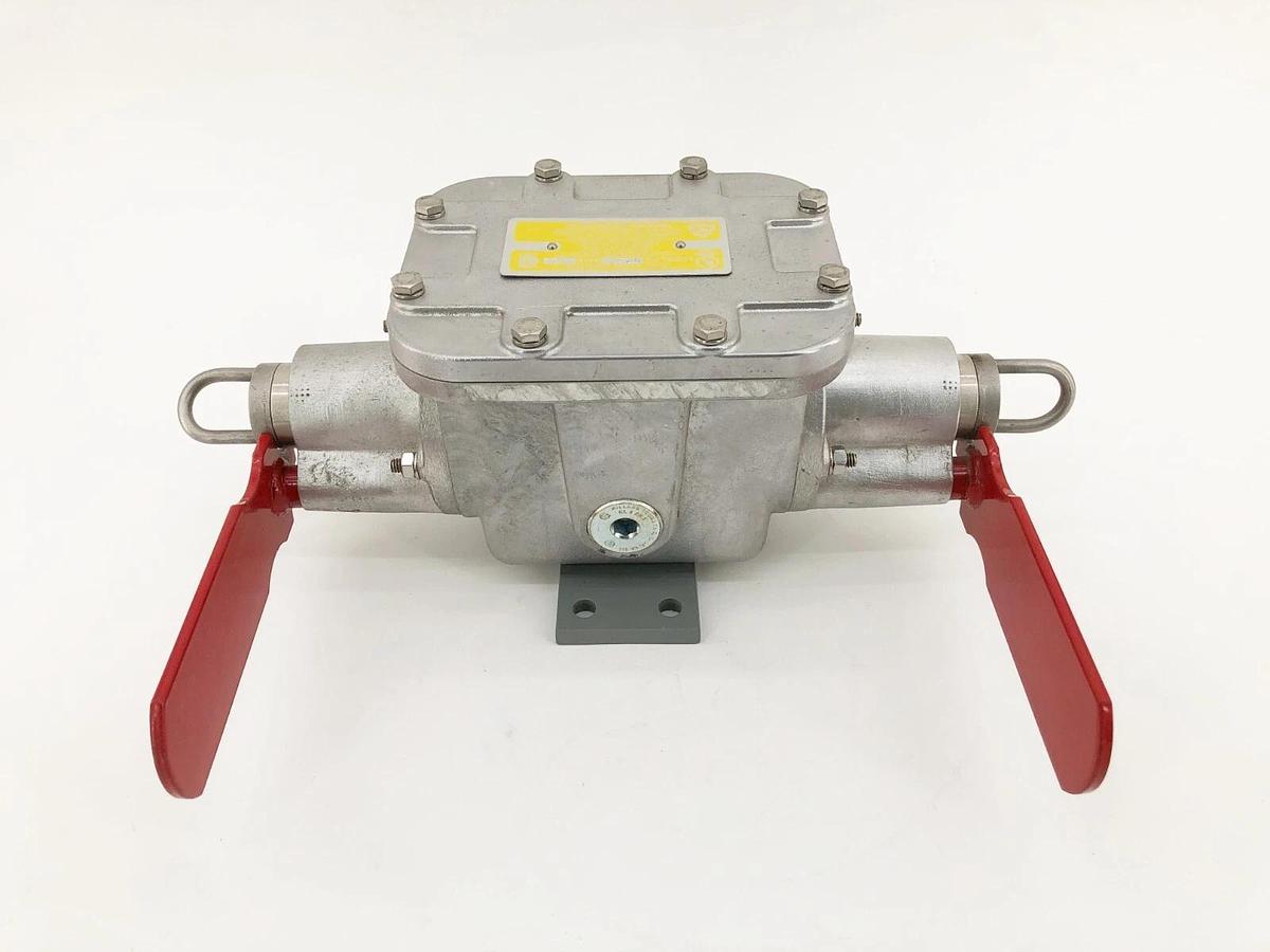 New Conveyor Components PC-D2SX Pull Cord Control 20A 125/250/480VAC - No Box