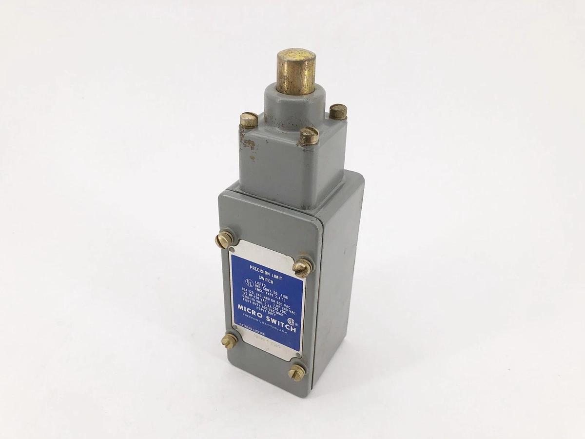 Used Honeywell 102ML1 Limit Switch Top Plunger 600VAC 10A 9025