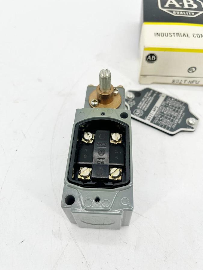 New Allen Bradley 802T-NPU Ser. 1 Oiltight Limit Switch - Old Style Box