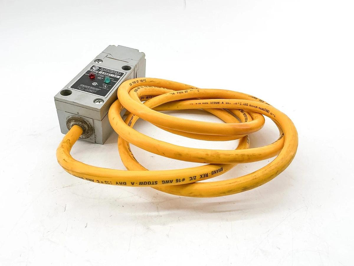 Used Allen Bradley 802PR-LBAR1-12 Inductive Proximity Sensor 250V 4-25MA Ser.E