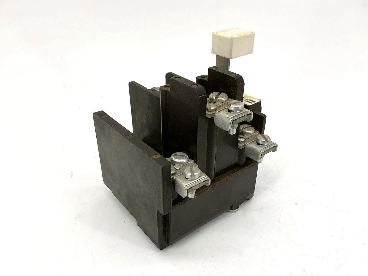 Used Cutler-Hammer C300CG3 Ser A1 Overload Relay 600VAC