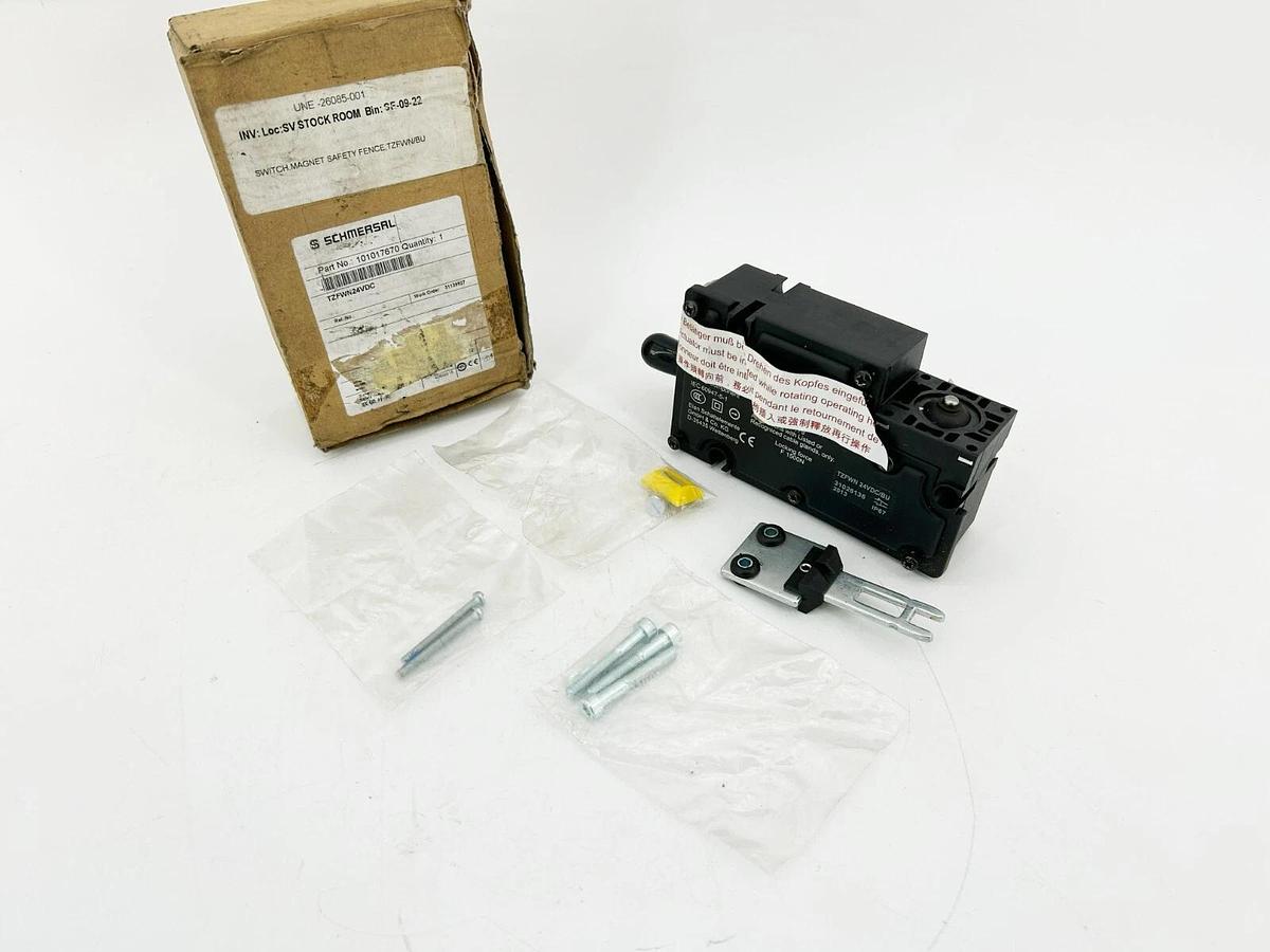 New Schmersal TZFWN24VDC Safety Switch, 250VAC, 8A, 101017679