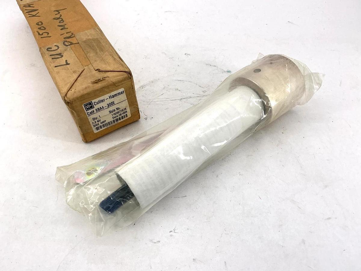 New Cutler-Hammer 8BA4-300E Expulsion Fuse Refill 7.2 KV 116D977A18