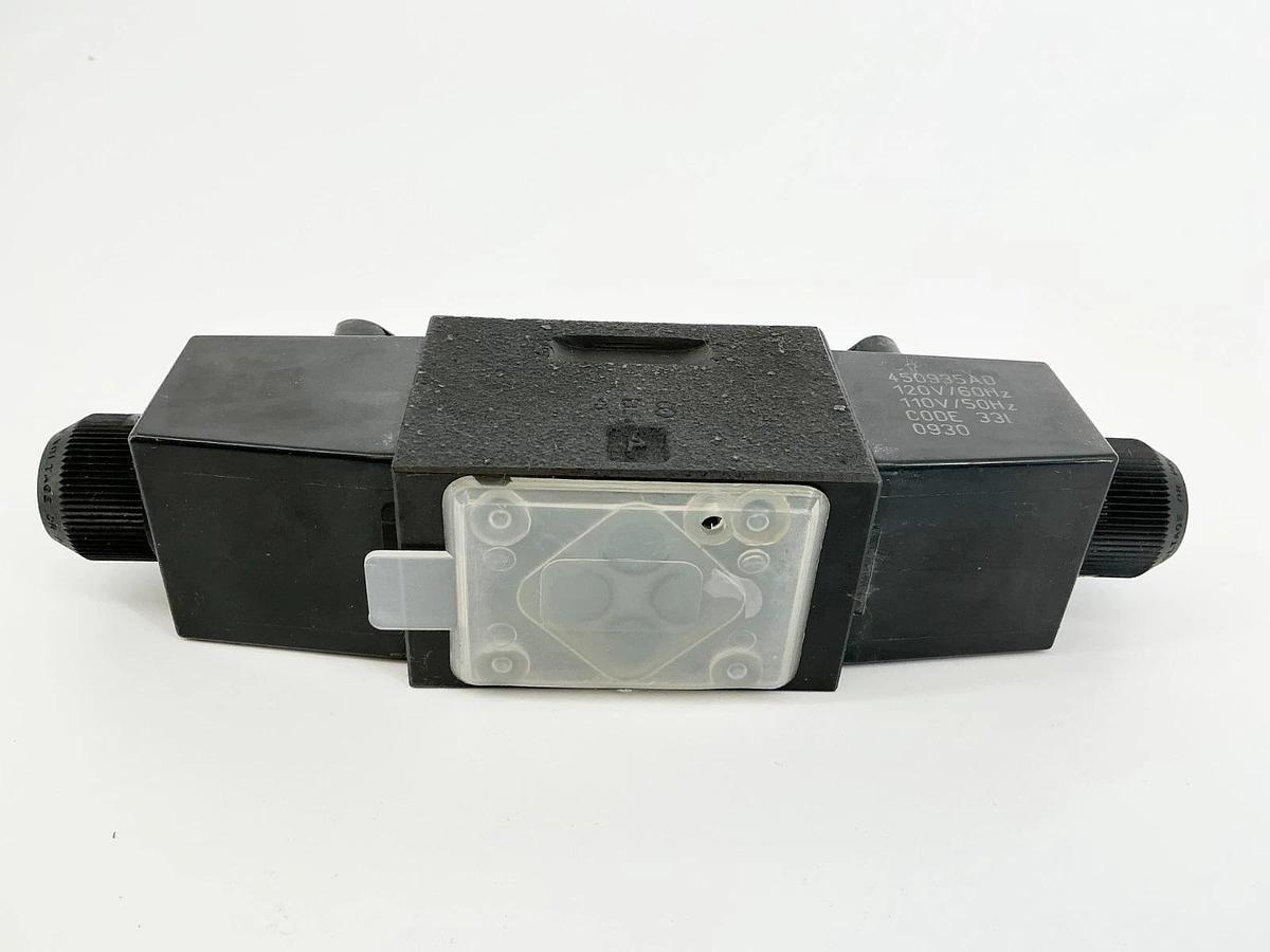 New Continental Hydraulics VSD03M-3F-G-33L-B Directional Control Valve 120V 26W