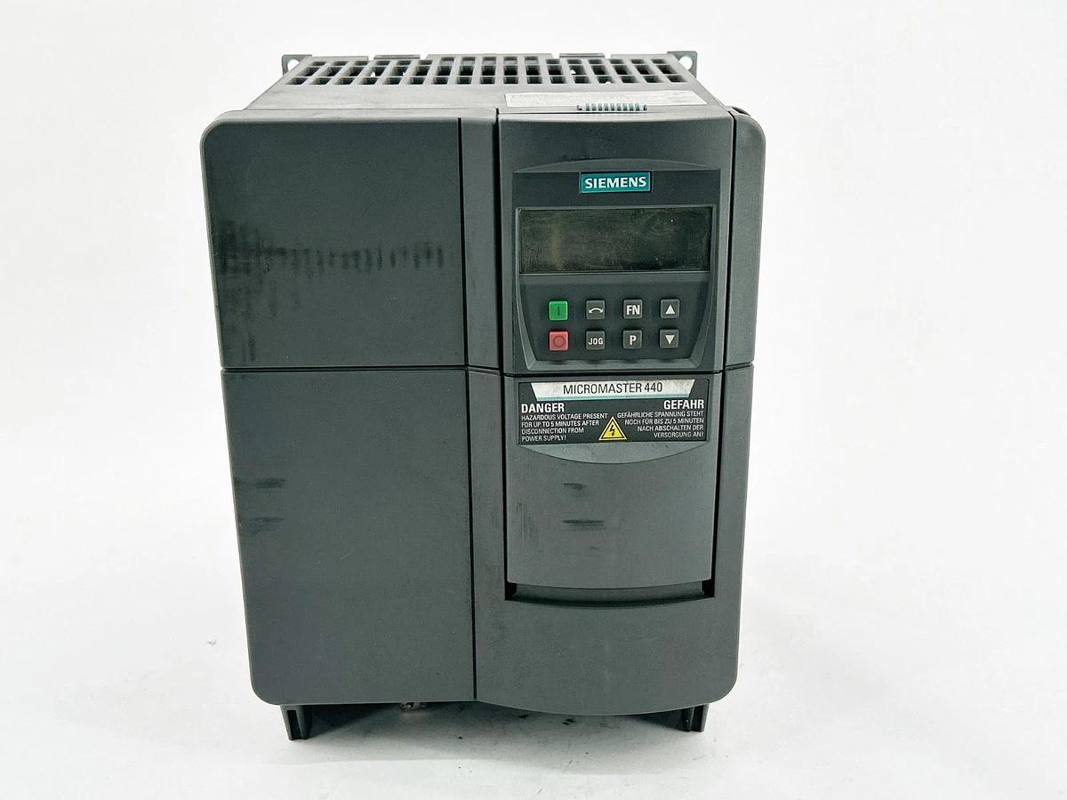 Used Siemens 6SE6440-2UE24-0CA1 AC Drive 440 5HP 6.1A 600V 2.2KW 63Hz