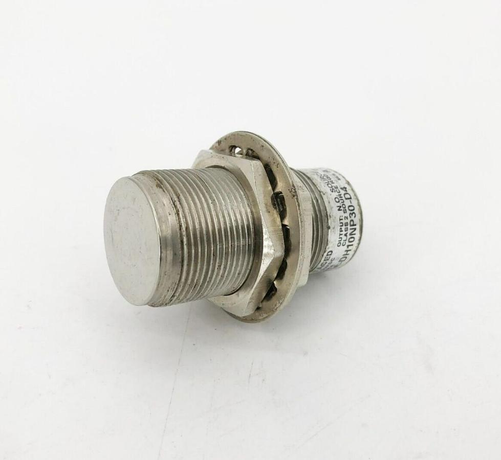 Used Allen Bradley 871TM-DH10NP30-D4 Inductive Sensor Metal Face 10mm Range 10-30VDC