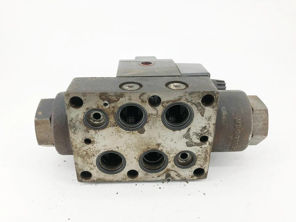 Used Parker D63W1B45Y 34 Directional Control Valve 120/60-110/50 .72-.75A 3000psi Max