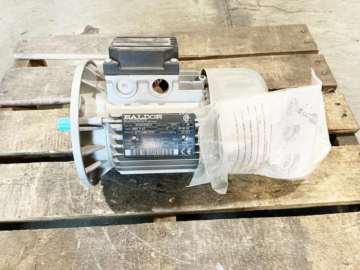 New Baldor MVM5300D-5 Electric Motor 575V 3440RPM 60Hz Type SMX71A2 - No Box